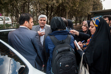 وزیر علوم: نمایندگان مجلس می‌توانند در کمیته تشخیص مصادیق بورسیه‌ها حضور یابند